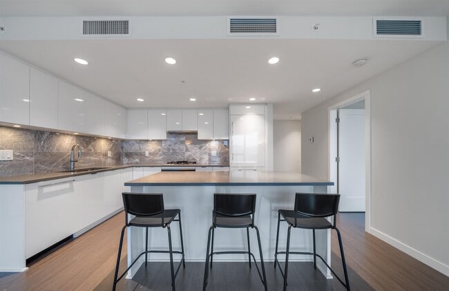 Photo du bâtiment - 3699 Sexsmith Rd