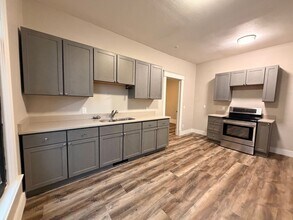 Building Photo - 1035 1st Ave S