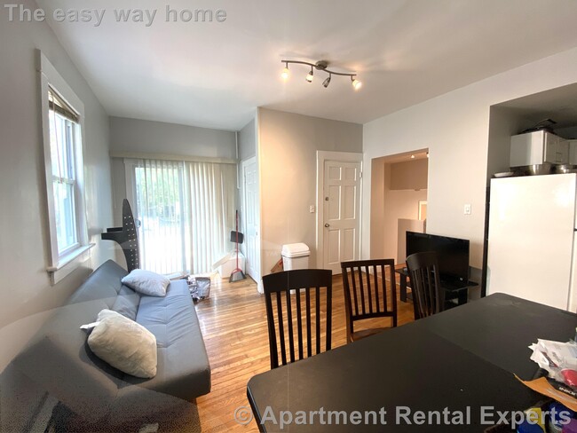 Building Photo - Riverside/Central Square - 3 Bed, 2 Bath w...