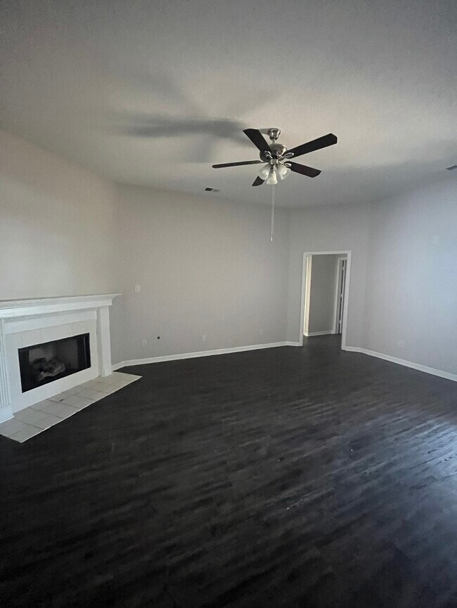 Building Photo - 1130 Warwick Pl