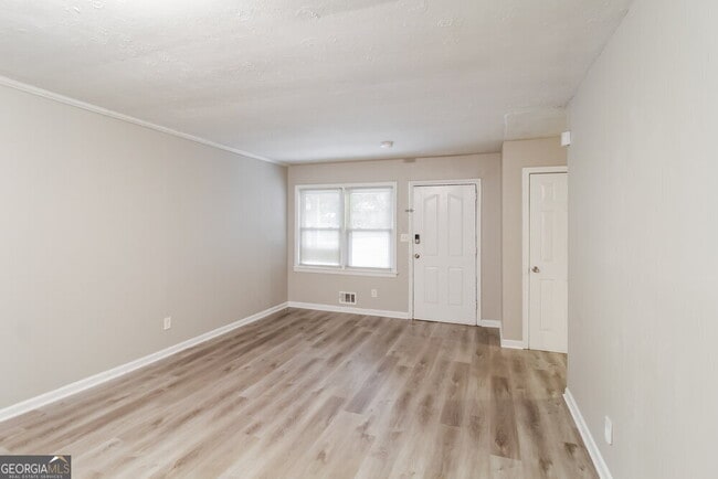 Building Photo - 3135 Robin Rd