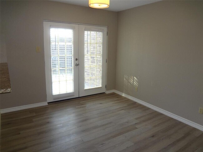 Foto del edificio - 2114 Maplewood Trail
