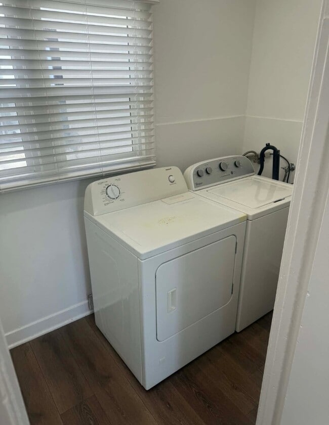 Foto del edificio - 2231 Ellendale Pl