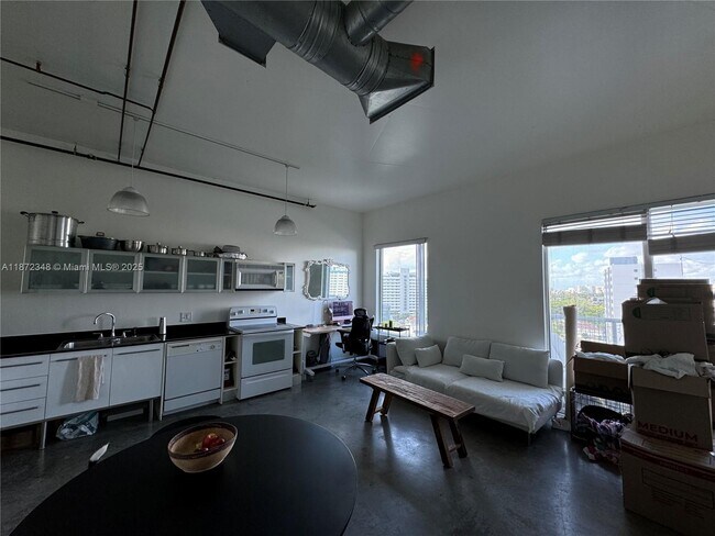 Foto del edificio - 10 SW South River Dr