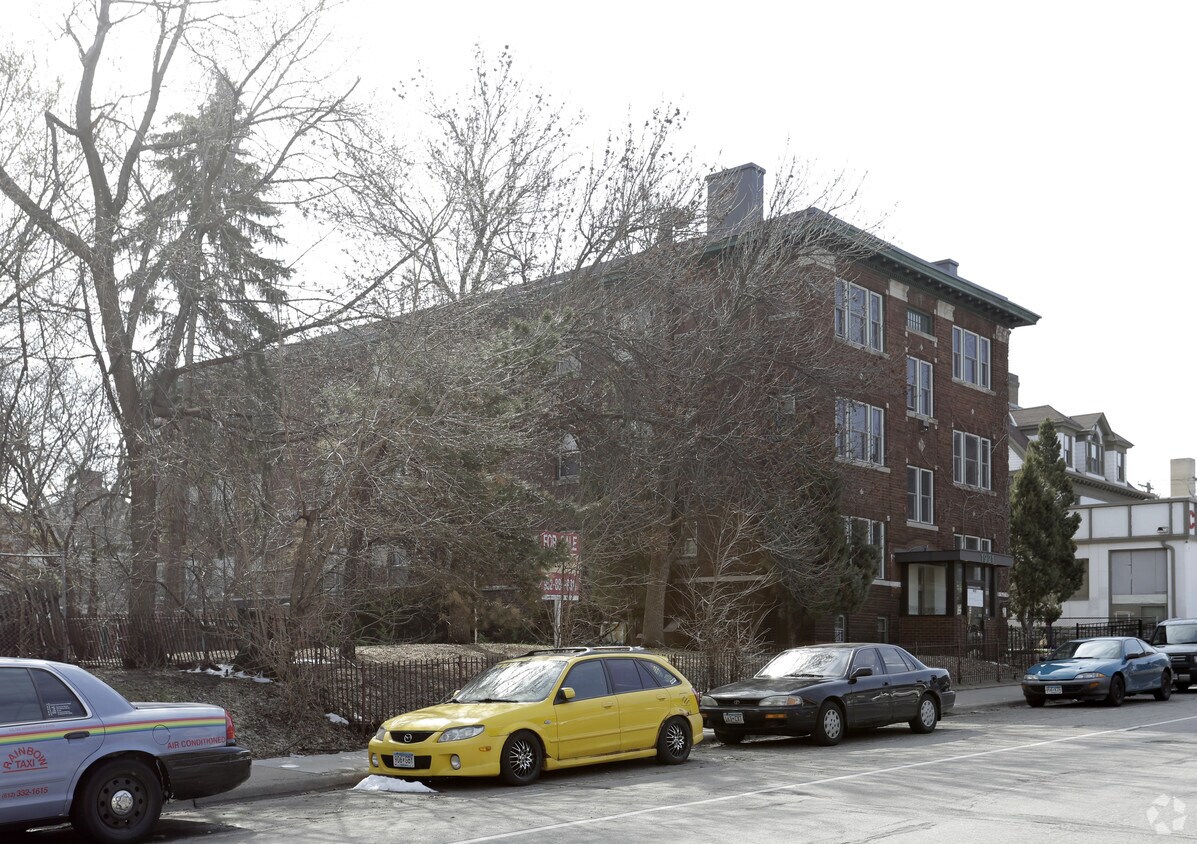 Building Photo - 1921 1st Ave S