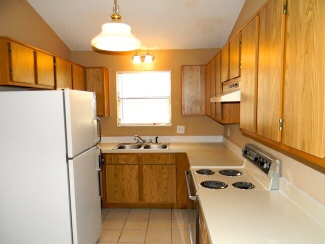 Foto del edificio - Lovely 2 bed / 2 bath Home