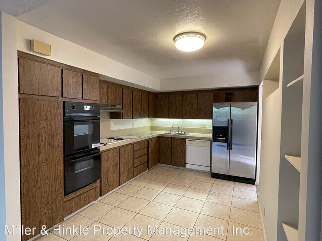 Building Photo - 4 br, 2.5 bath House - 1751 Deer Creek Ct