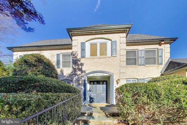 Photo - 4001 N Ridgeview Rd House