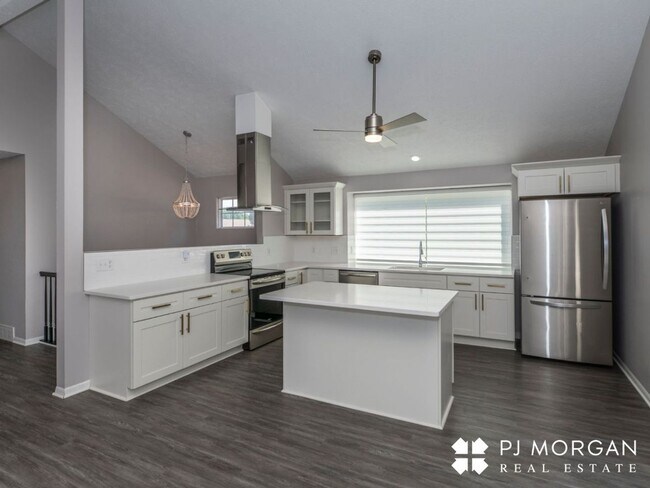 Foto del edificio - Immaculately updated 3 bedroom, 2 bathroom...