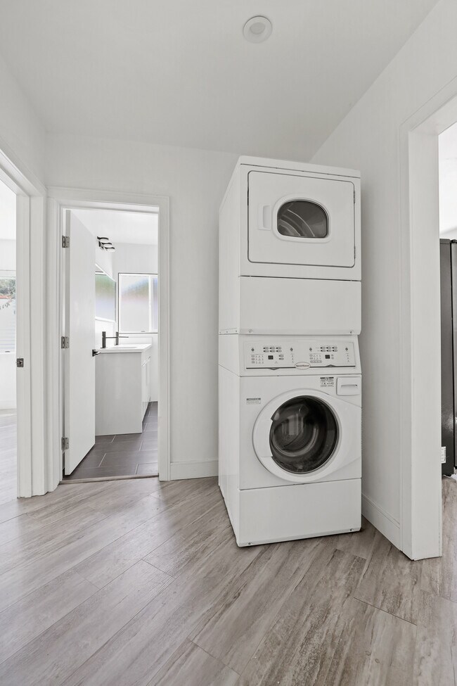 UNIDAD 1486 disponible el 10/09/25 - 1486 Silver Lake Blvd.