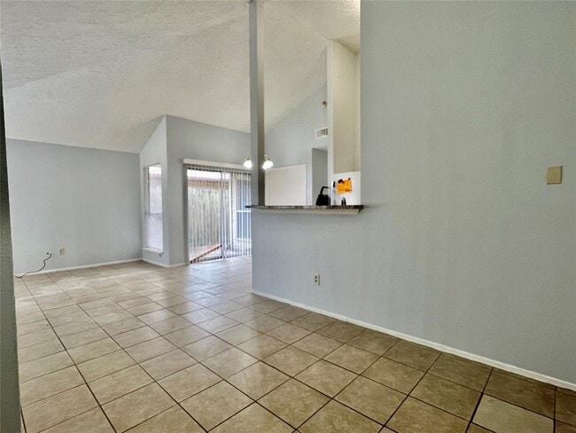Foto del edificio - 5125 Beaver Hollow Dr