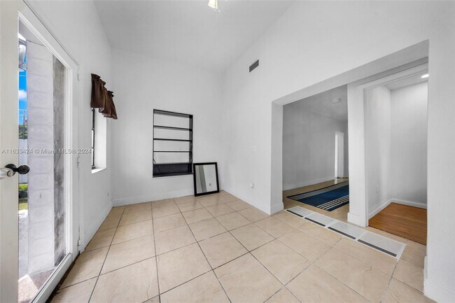 Building Photo - 3128 NW 3rd Ave