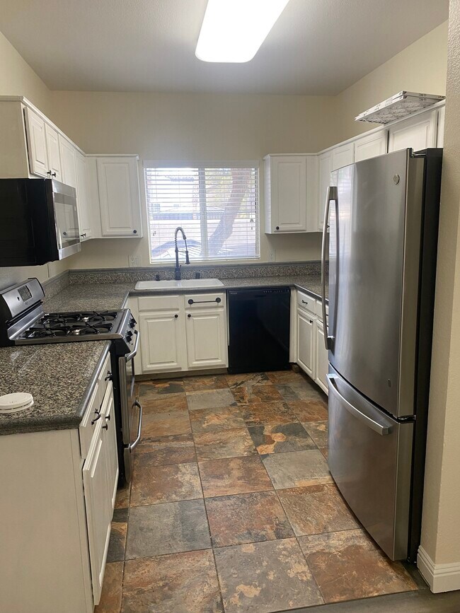 Foto del edificio - 5250 S Rainbow Blvd