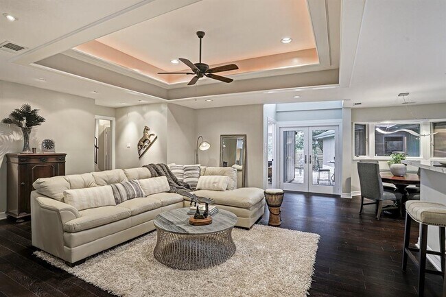 Foto del edificio - 4315 Breakwood Dr