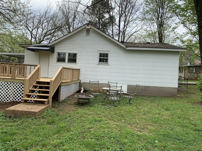 Building Photo - 330 Byrd Ave