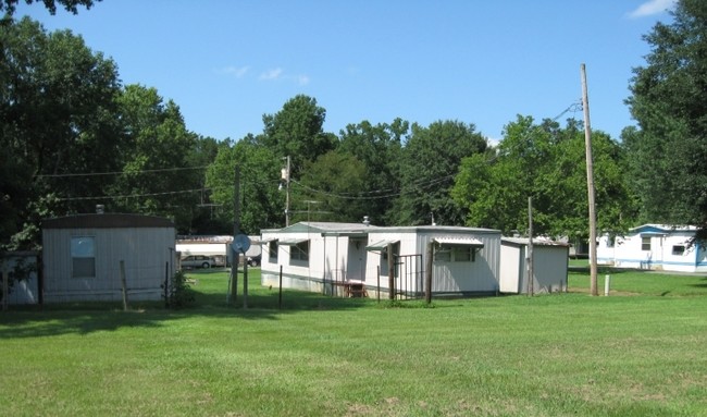 Building Photo - Lone Pine Place Mobile Home Park