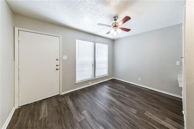 Foto del edificio - 506 W 37th St