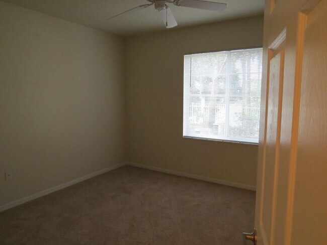 Dormitorio - 6492 Emerald Dunes Dr