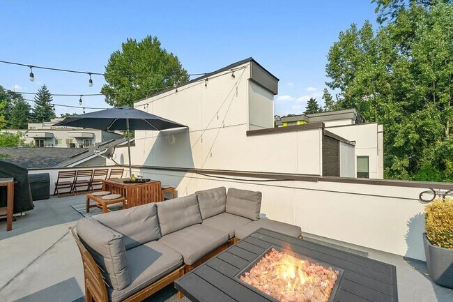 Foto del edificio - Beatiful 2 bed/ 2 bath townhome in Madison...
