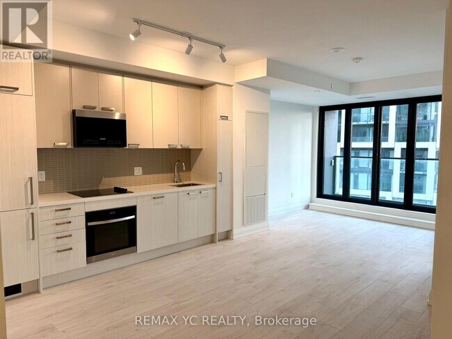 Building Photo - 20 Soudan Ave