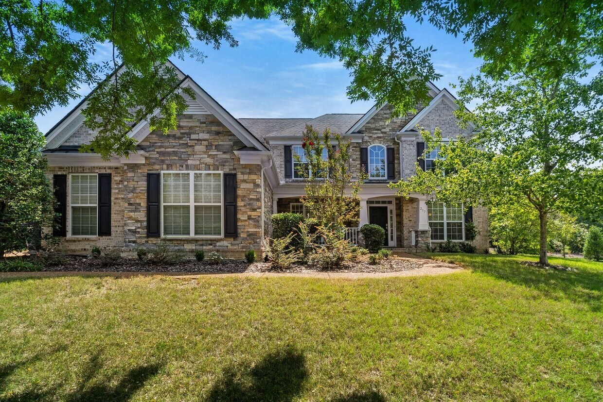 Foto principal - 217 Conservatory Drive