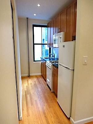 Primary Photo - 519 E 82nd St