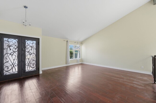 Building Photo - 29142 Bobolink Dr