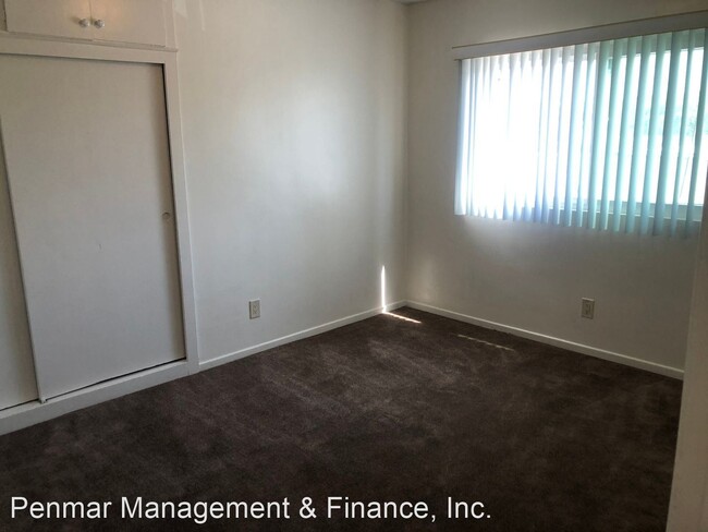 Building Photo - 436 E Tamarack Ave