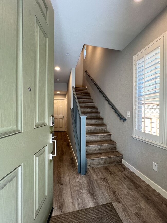 Building Photo - Modern Elegance in the Heart of Napa