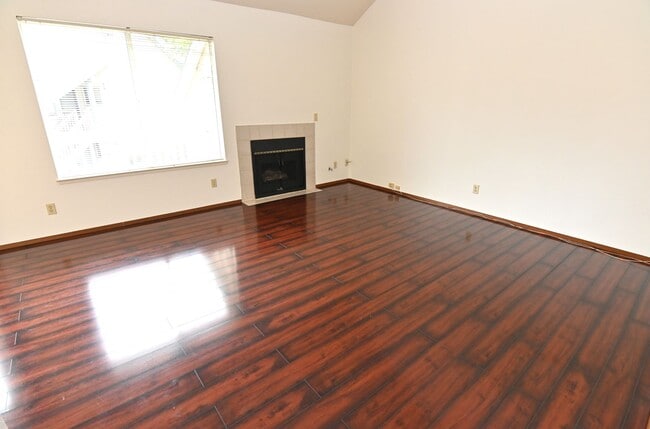 Building Photo - 1032 Summerplace Dr