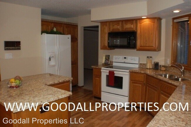 Foto del edificio - 4 br, 2.5 bath House - 924 Prairie View Drive