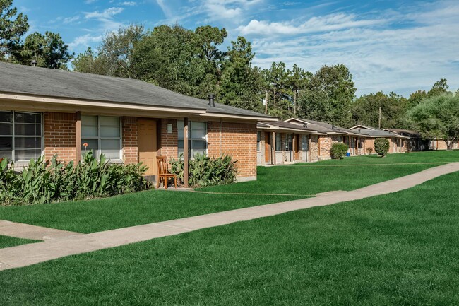 Building Photo - Green Meadow Apartments