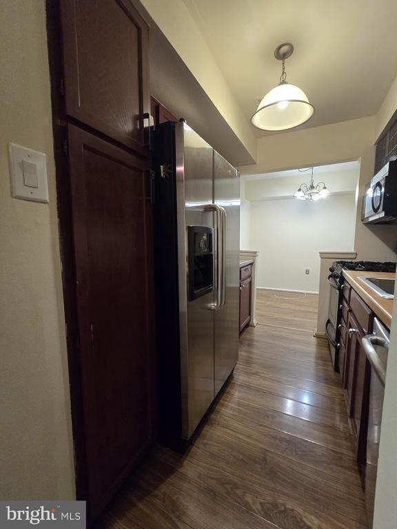 Foto del edificio - 1809 Snow Meadow Ln