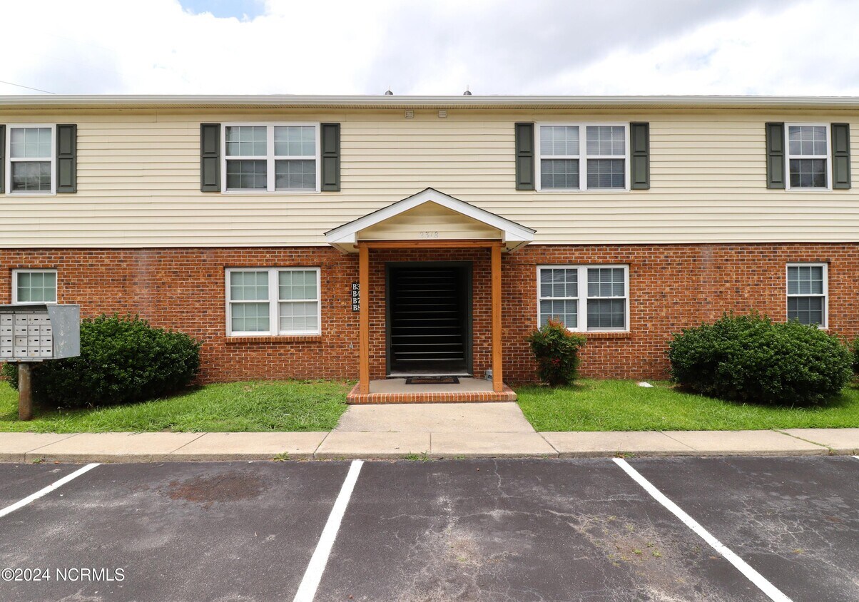 Primary Photo - 2318 Indian Dr