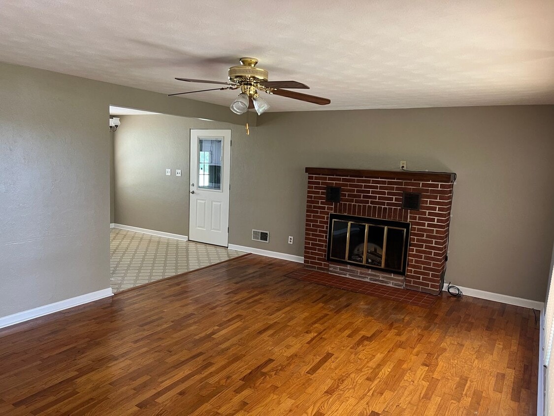 Building Photo - House in Cape Girardeau