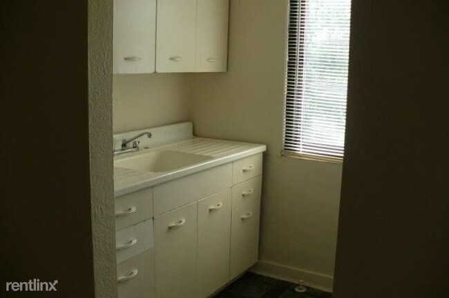 Building Photo - 5540 Covode St