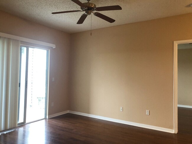 Building Photo - 717 Secret Harbor Ln