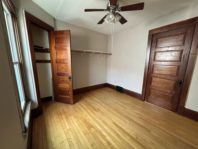 Foto del edificio - 514 E Johnson St