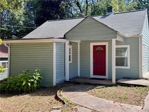 Building Photo - 2577 Eastwood Dr