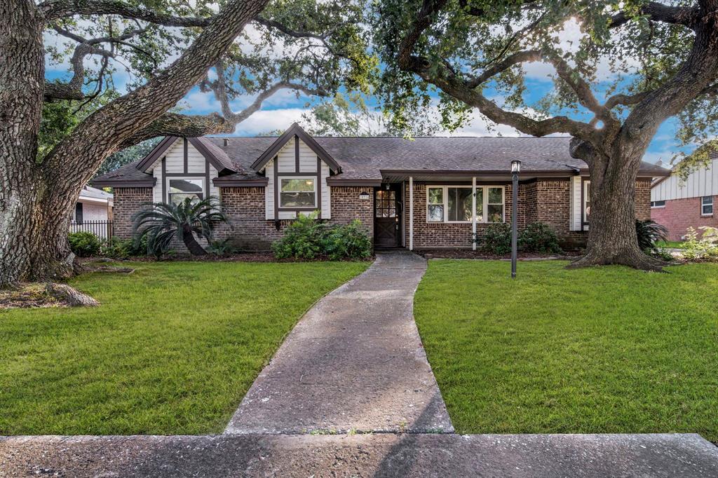 Foto principal - 18314 Point Lookout Dr