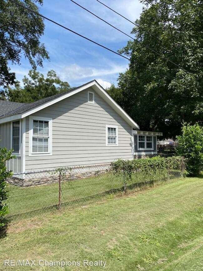 Building Photo - 3 br, 2 bath House - 5802 Springhill Ave.