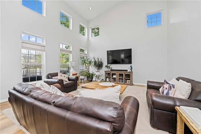 Building Photo - 636 Yardley Ct