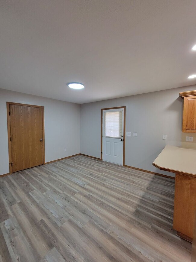 Building Photo - 3 bedroom | 2 bathroom | 2 car garage home...