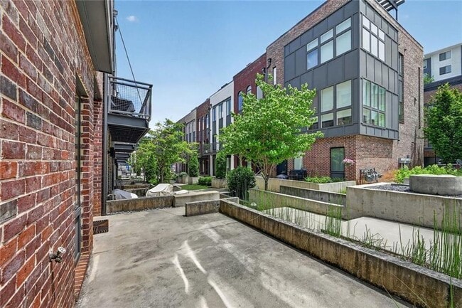 Building Photo - 1214 Chelsea Cir NW