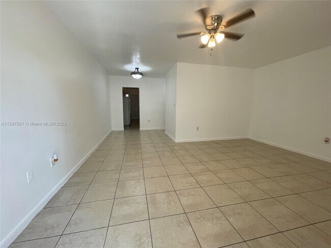 Foto del edificio - 1471 NE 170th St