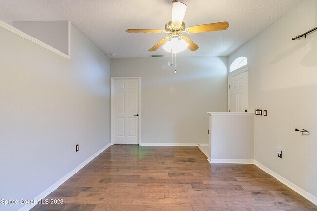 Foto del edificio - 747 Altara Ln NE