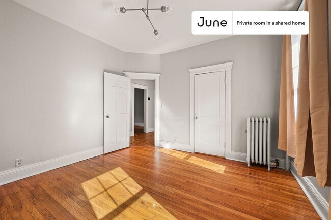 Foto del edificio - Room in Shared 3 bed/1 bath home