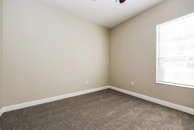 Foto del edificio - 7225 Bucks Ford Dr