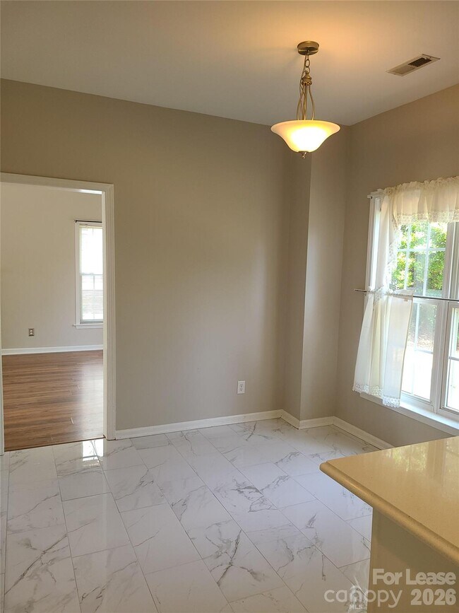 Foto del edificio - 9509 Mitchell Glen Dr