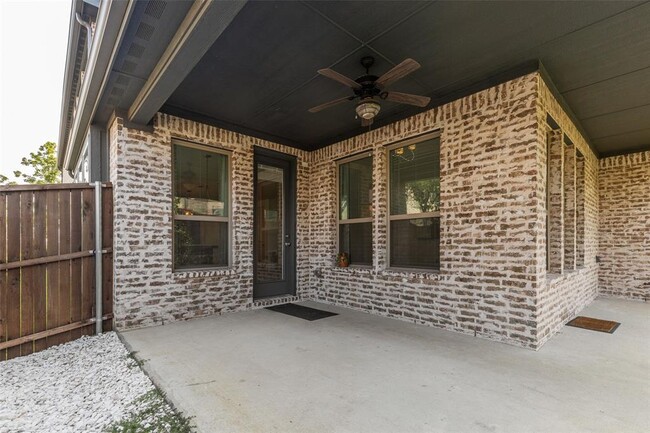Building Photo - 2445 Saffire Way